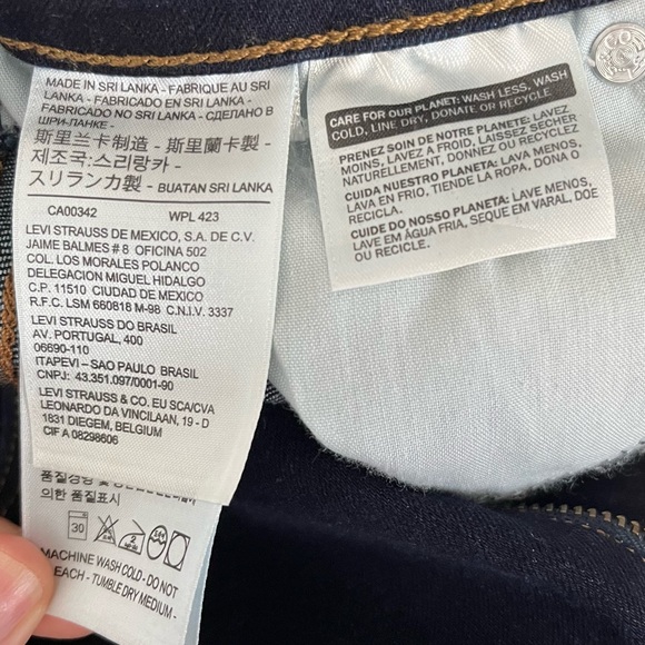 Levi’s mid rise skinny stretchy dark blue jeans - Picture 4 of 11